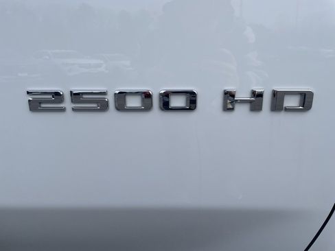 Used 2024 Chevrolet Silverado 2500 LT w/ Convenience Package image 10