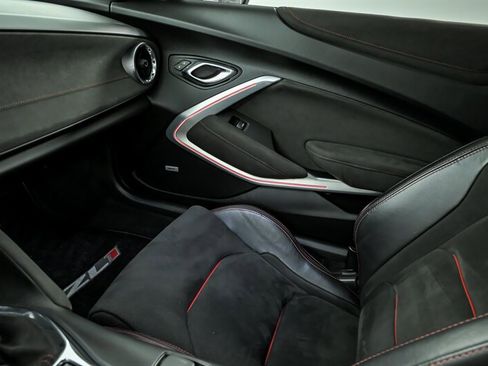 Used 2019 Chevrolet Camaro ZL1 image 31