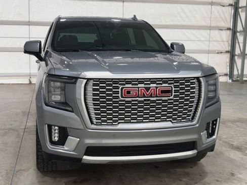 Used 2023 GMC Yukon XL Denali AWD/4WD image 7