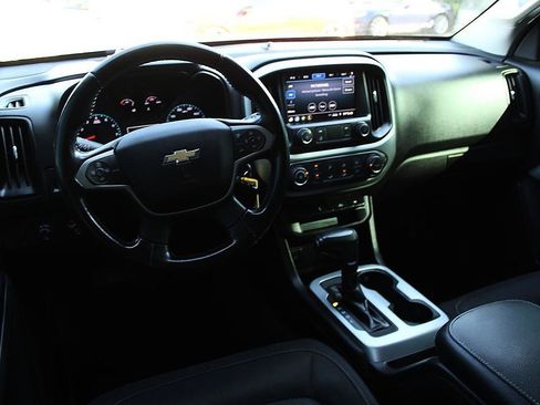 Used 2021 Chevrolet Colorado LT AWD/4WD image 10
