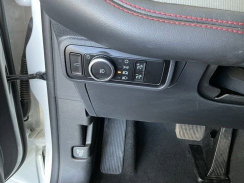 Used 2025 Ford Explorer ST-Line w/ ST-Line Street Pack AWD/4WD image 24