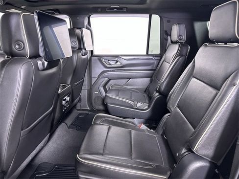 Used 2021 GMC Yukon XL SLT w/ SLT Premium Package image 26