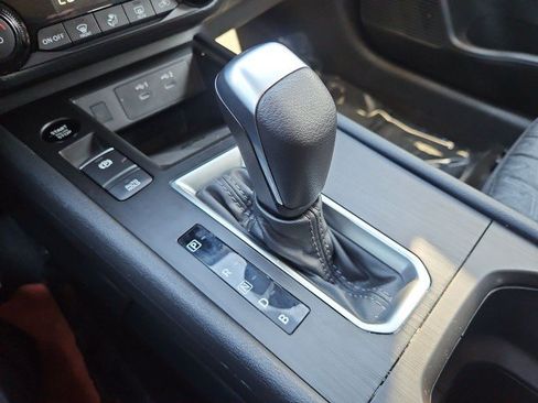 Used 2026 Nissan Kicks SV w/ Charging Package FWD image 15