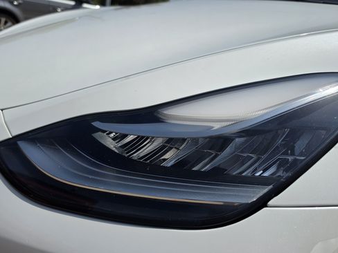 Used 2021 Tesla Model Y Long Range AWD/4WD image 11