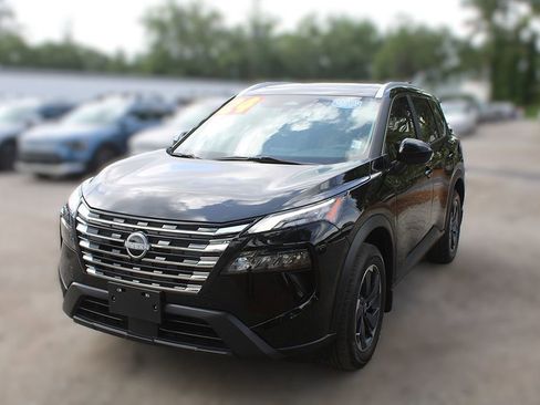 Used 2024 Nissan Rogue SV w/ SV Premium Package FWD image 16