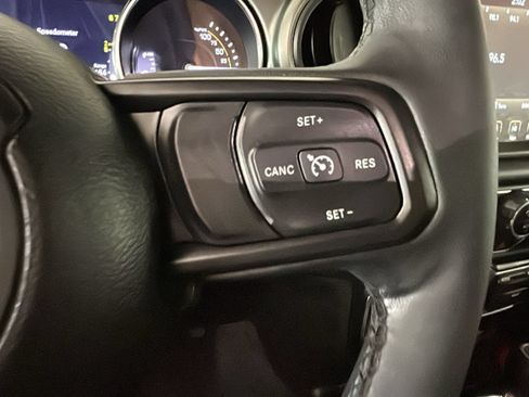 Used 2023 Jeep Wrangler Unlimited w/ Cold Weather Group AWD/4WD image 19