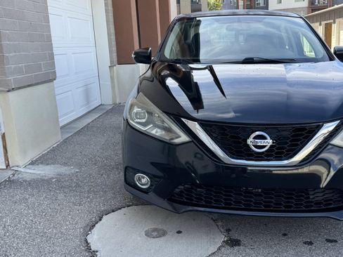 Used 2017 Nissan Sentra SR w/ SR Midnight Edition FWD image 9