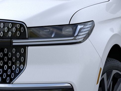 New 2026 Lincoln Navigator L Reserve AWD/4WD image 18