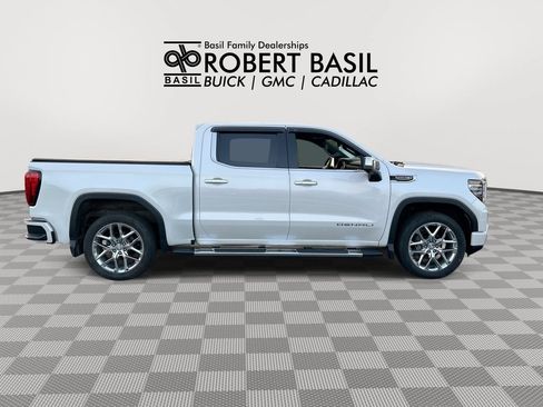 Used 2023 GMC Sierra 1500 Denali w/ Technology Package AWD/4WD image 9
