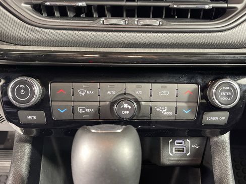 Used 2024 Jeep Compass Trailhawk w/ Trailhawk Elite Group image 25