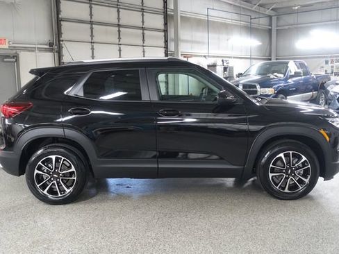 New 2026 Chevrolet TrailBlazer LT w/ LT Cold Weather Package FWD image 8