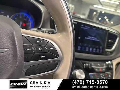 Used 2019 Chrysler Pacifica Limited image 26