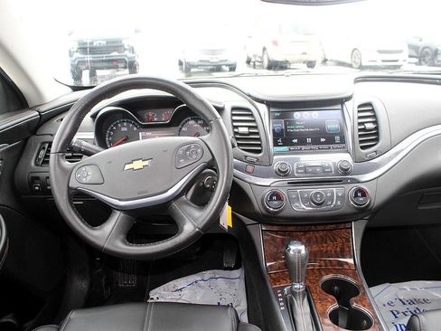 Used 2015 Chevrolet Impala LT w/ Convenience Package image 14