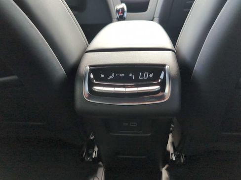 Used 2025 Cadillac XT6 Premium Luxury w/ Platinum Package AWD/4WD image 32
