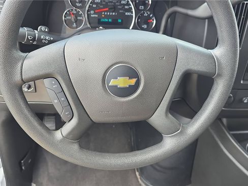 Used 2025 Chevrolet Express 3500 LT w/ LT Preferred Equipment Group RWD image 21
