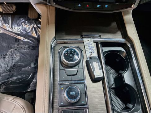 Used 2023 Ford Expedition Limited AWD/4WD image 17