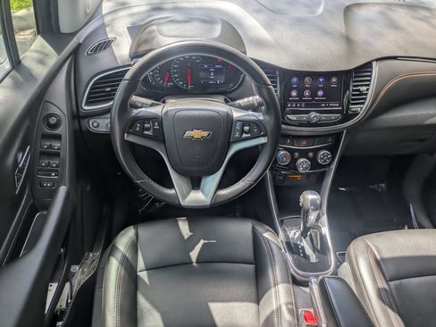 Used 2020 Chevrolet Trax Premier FWD image 16