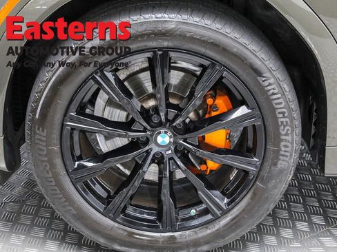 Used 2022 BMW X6 xDrive40i w/ M Sport Package image 33