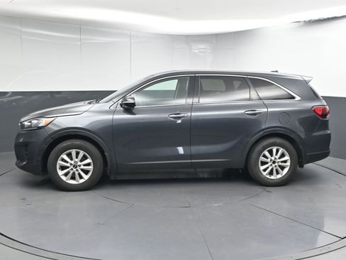 Used 2020 Kia Sorento LX image 5