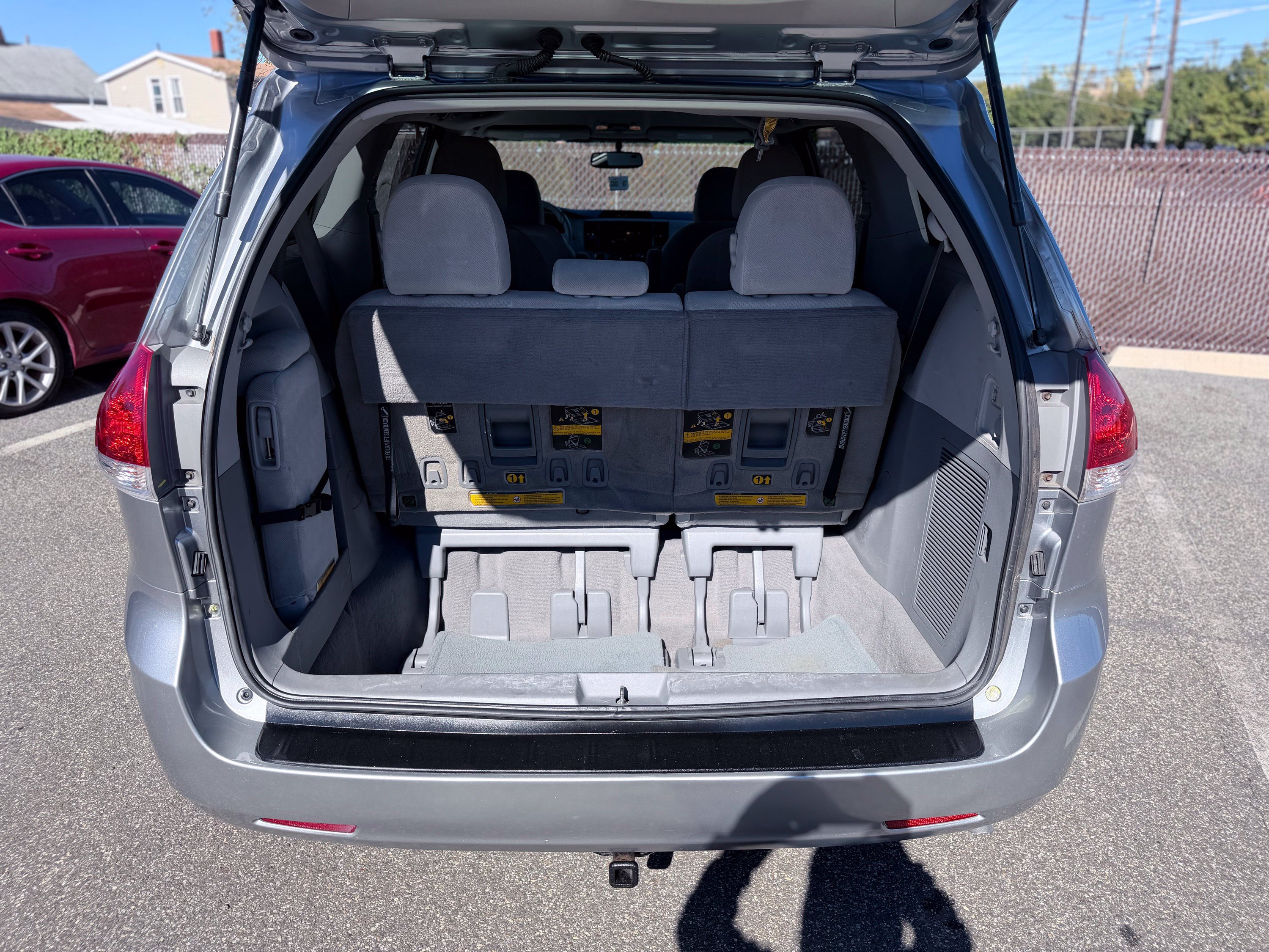 Used 2011 Toyota Sienna LE FWD image 10