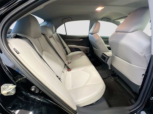 Used 2020 Toyota Camry SE image 26