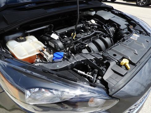 Used 2018 Ford Focus SE FWD image 41