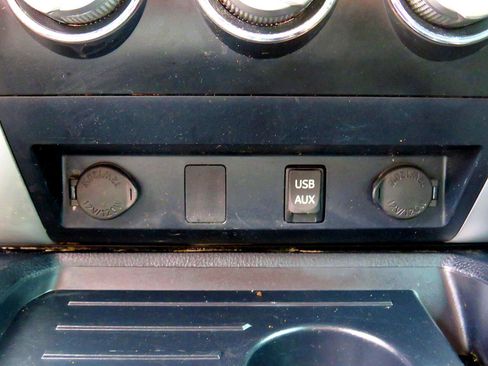 Used 2018 Toyota Tundra SR5 w/ SR5 Upgrade Package image 27