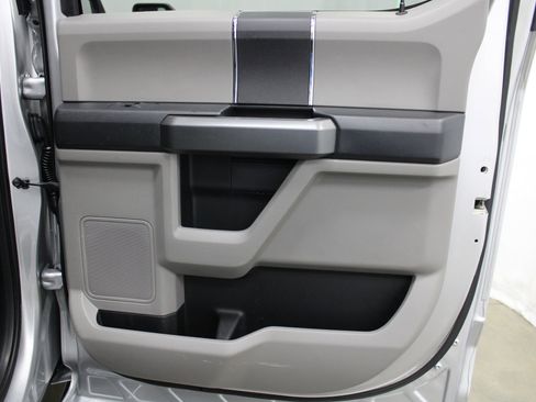 Used 2016 Ford F150 XLT AWD/4WD image 19