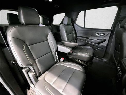 Used 2022 Chevrolet Traverse LT w/ LT Premium Package FWD image 28