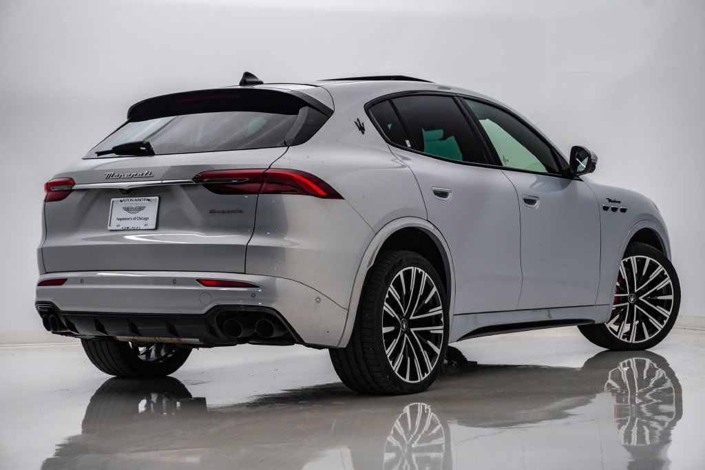 Used 2023 Maserati Grecale Modena AWD/4WD image 9