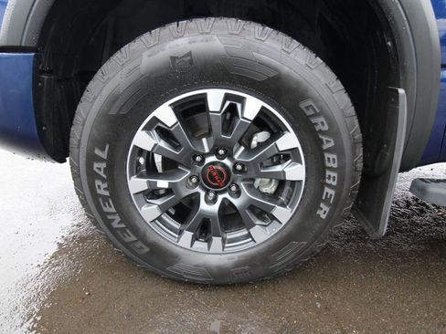 Used 2024 Nissan Titan PRO-4X w/ Pro-4x Convenience Package image 34