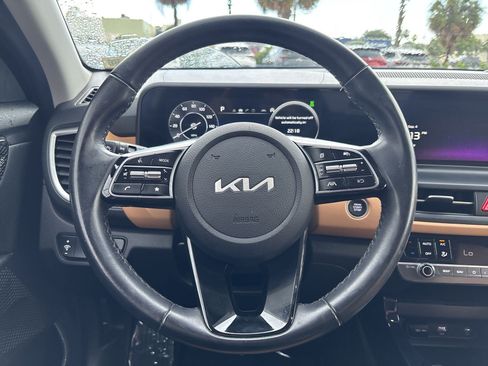 Used 2024 Kia Seltos EX AWD/4WD image 11