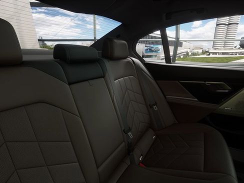 New 2026 BMW i5 eDrive40 w/ M Sport Package image 38