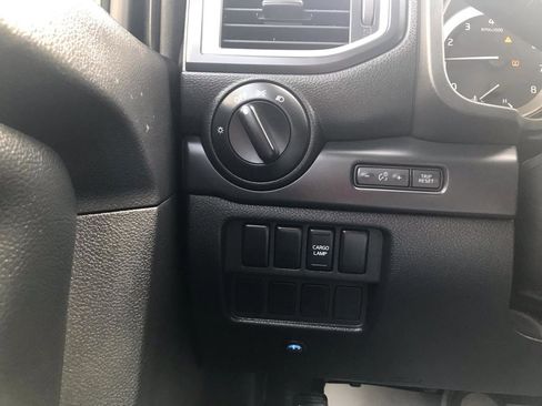 Used 2019 Nissan Titan S image 13