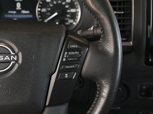 Used 2023 Nissan Frontier SV w/ SV Convenience Package RWD image 11
