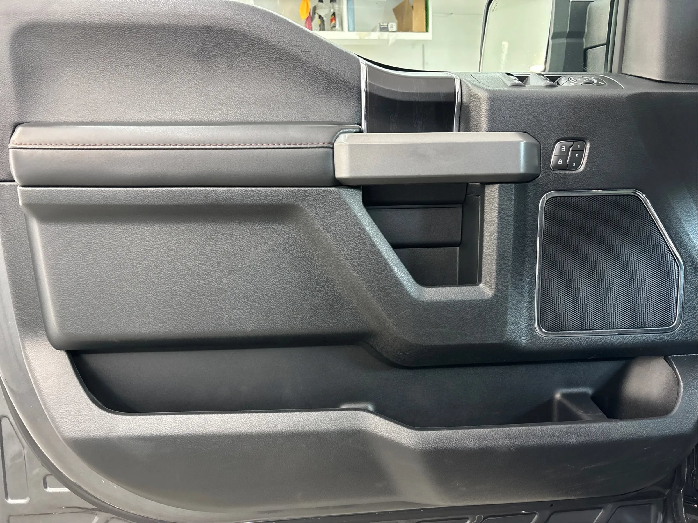 Used 2019 Ford F150 Platinum w/ Equipment Group 701A Luxury AWD/4WD image 25
