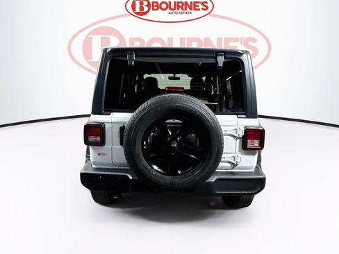 Used 2022 Jeep Wrangler Unlimited Sport AWD/4WD image 9