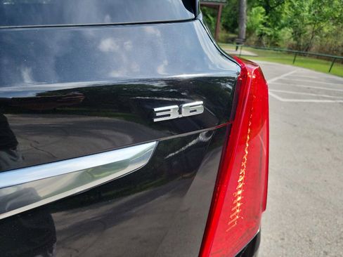 Used 2018 Cadillac XT5 Luxury image 9