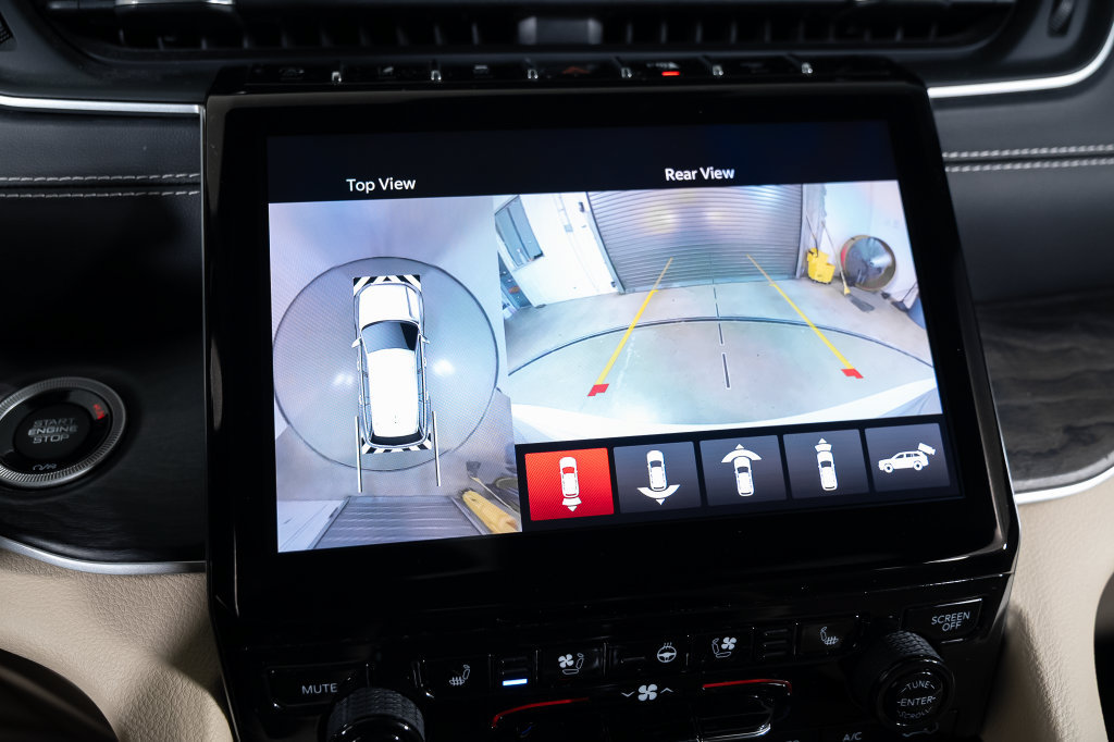 Used 2023 Jeep Grand Cherokee Limited w/ Luxury Tech Group II RWD image 34