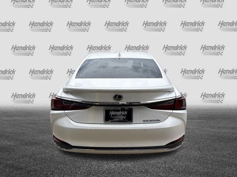 Certified 2025 Lexus ES 300h Ultra Luxury w/ Accessory Package (Z1) FWD image 9