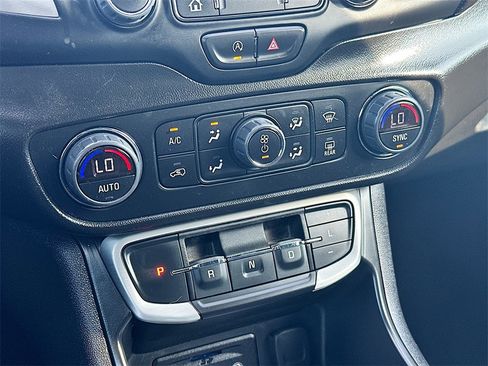 Used 2023 GMC Terrain SLT w/ Elevation Edition image 14