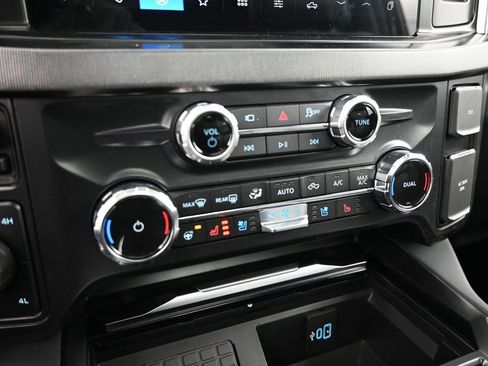 New 2026 Ford F350 Platinum w/ Tremor Off-Road Package image 18