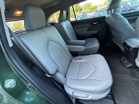 Used 2023 Toyota Highlander XLE FWD image 52