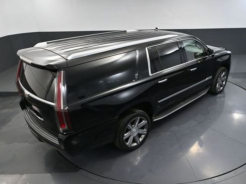 Used 2017 Cadillac Escalade ESV Luxury image 59