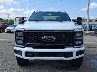 Used 2025 Ford F250 Lariat w/ Black Appearance Package AWD/4WD video 2