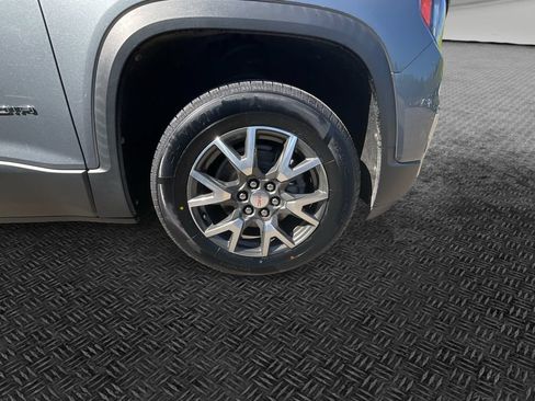 Used 2021 GMC Acadia SLE w/ Driver Convenience Package FWD image 11