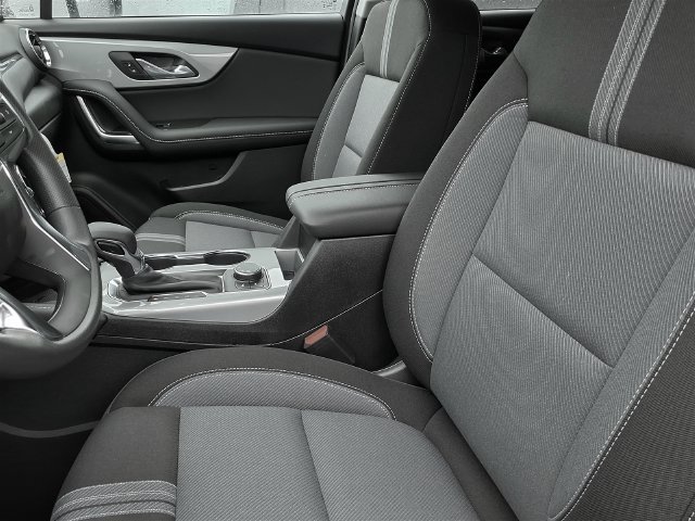 New 2026 Chevrolet Blazer LT w/ Convenience Package FWD image 3