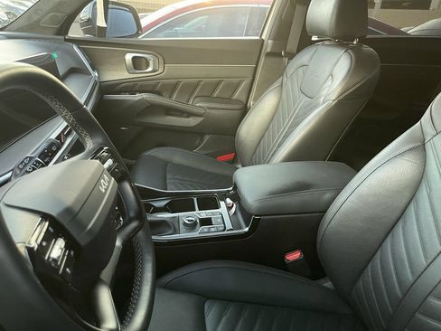 Certified 2026 Kia Sorento SX Prestige AWD/4WD image 8