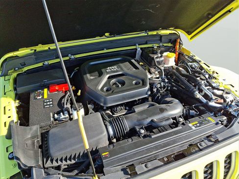 Used 2023 Jeep Wrangler Sahara w/ Cold Weather Group image 29