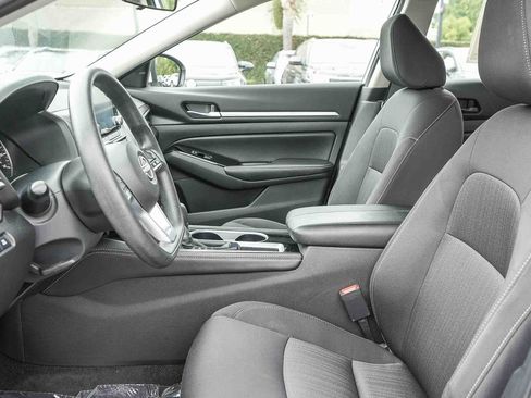 Used 2023 Nissan Altima 2.5 SV FWD image 17